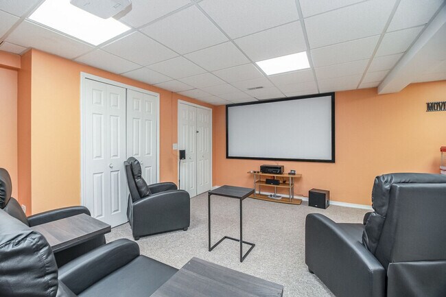 Foto del edificio - 8057 Mason Ln