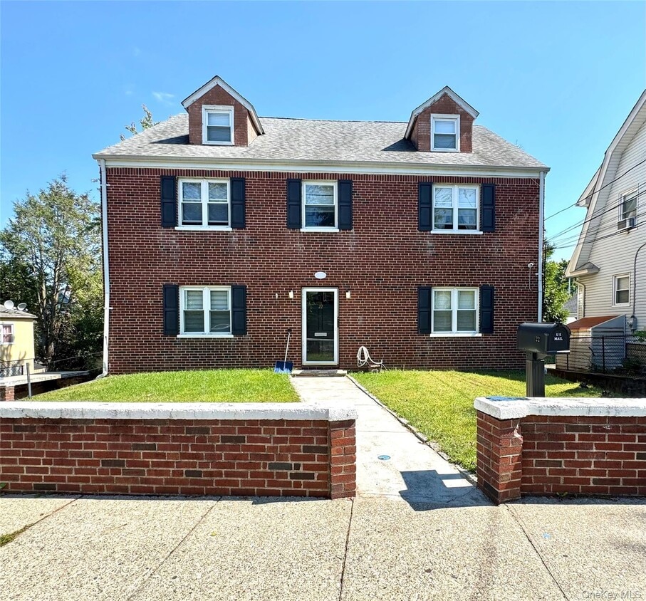 Primary Photo - 22 Pleasant Pl