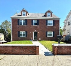 Building Photo - 22 Pleasant Pl