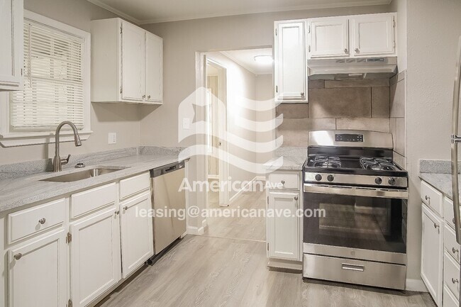 Foto del edificio - 6316 E 4th Terrace