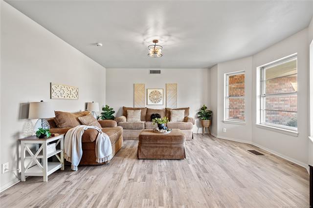 Foto del edificio - 2026 11th Ave NW