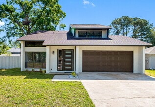 Building Photo - 15307 Summerwind Dr