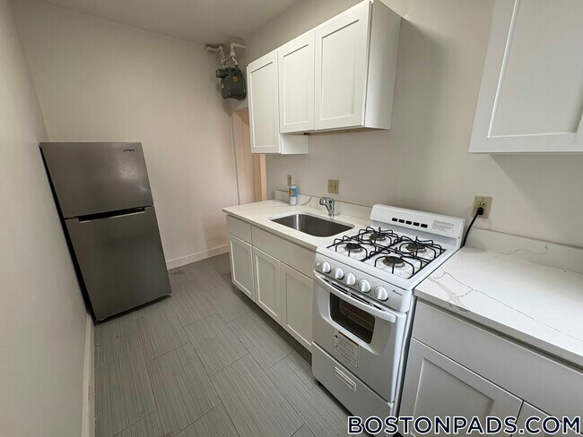 Building Photo - 11 Scottfield Rd