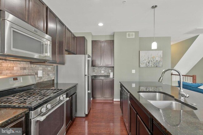 Building Photo - 59 Steeplechase Dr