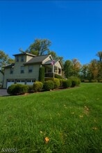 Building Photo - 96 Grandview Ave