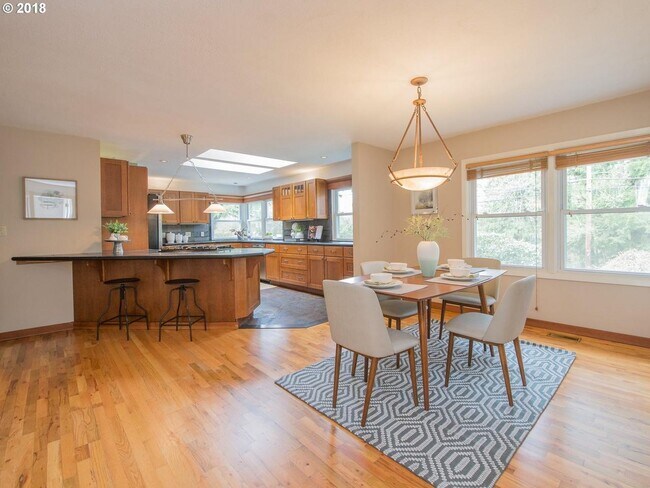 Foto del edificio - 6400 SW Vermont St