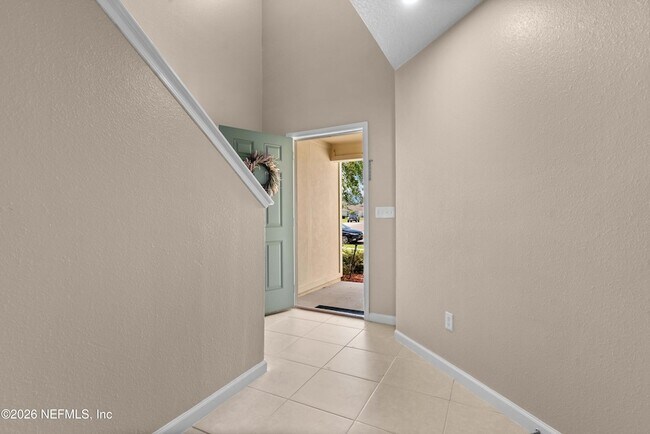 Foto del edificio - 8704 Lake George Cir W