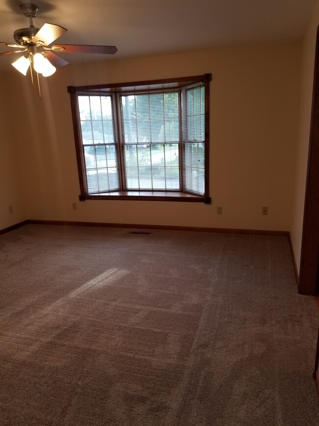 living room - 1805 Baker Ln