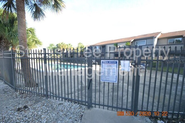 Foto del edificio - 6324 Newtown Cir