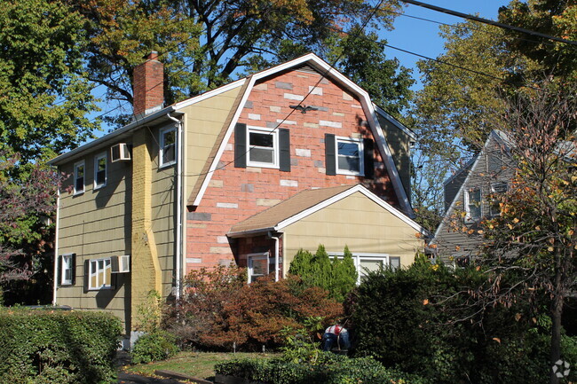 Building Photo - 451 2nd St