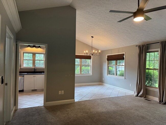 Building Photo - 105 Owls Nest Ct