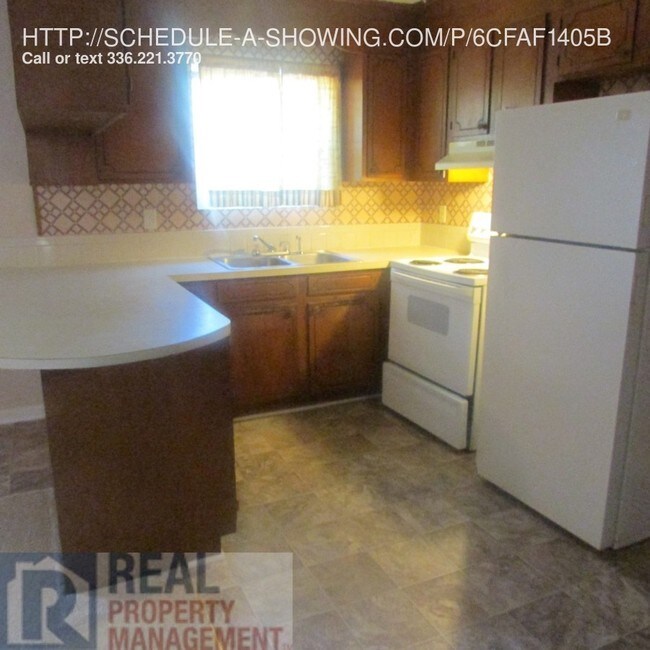 Building Photo - 2567 Green Oaks Ct SE