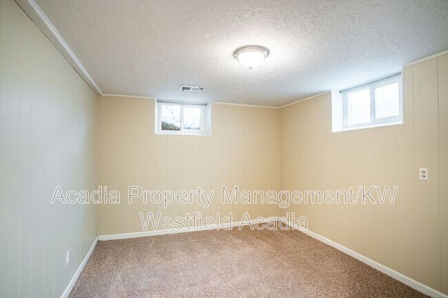 Building Photo - 542 150 E