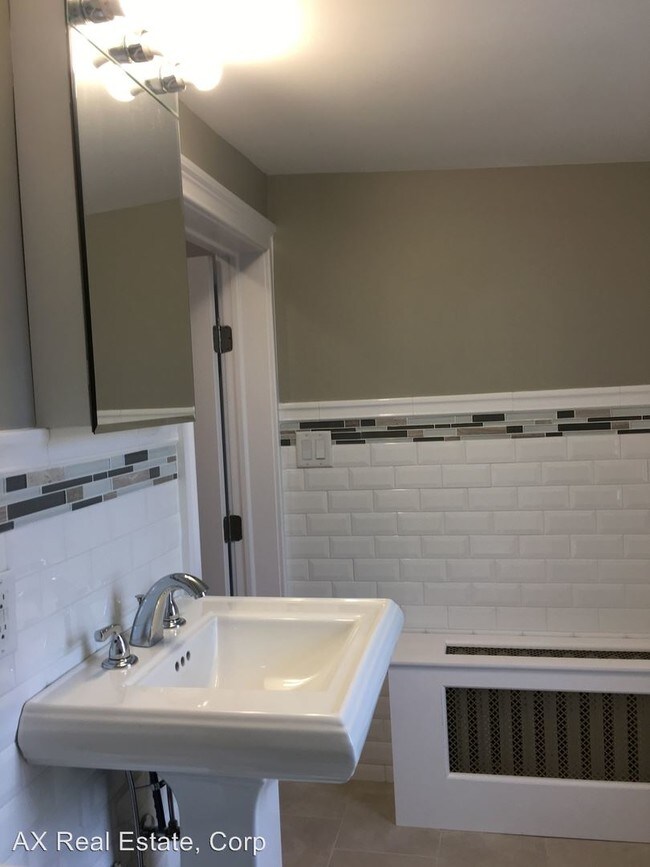 Building Photo - 1 br, 1 bath Apartment - 2 Arthur St