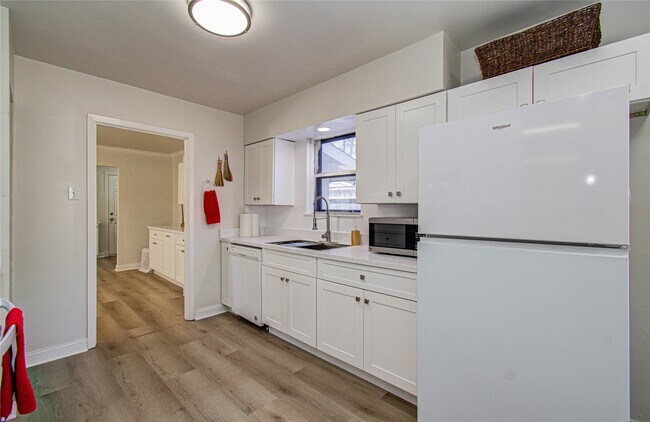 Foto del edificio - 5926 Ettrick Dr