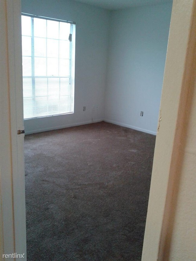 Foto del edificio - 8137 Rankin Rd