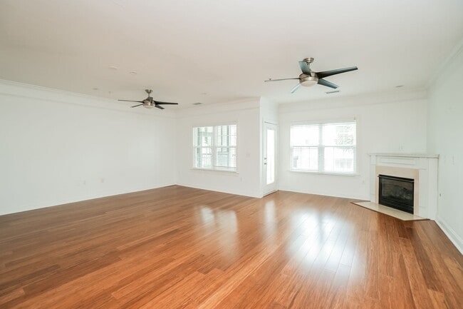 Building Photo - Beautiful 2BR/2BA Home in Charleston SC, Available Now!