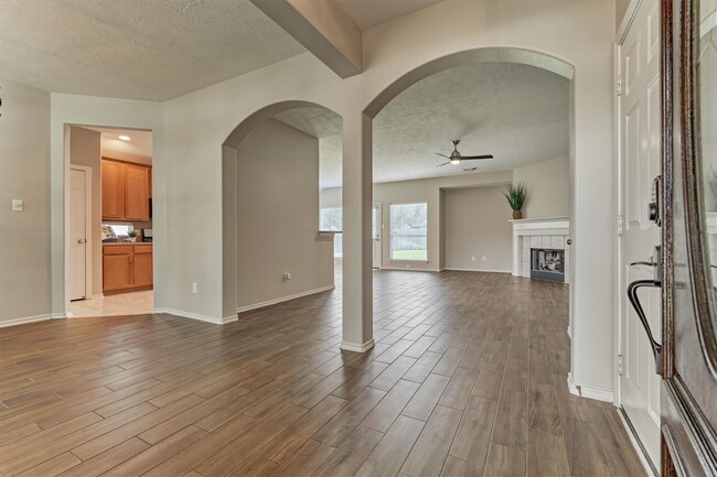Foto del edificio - 6403 Sagewalk Ct