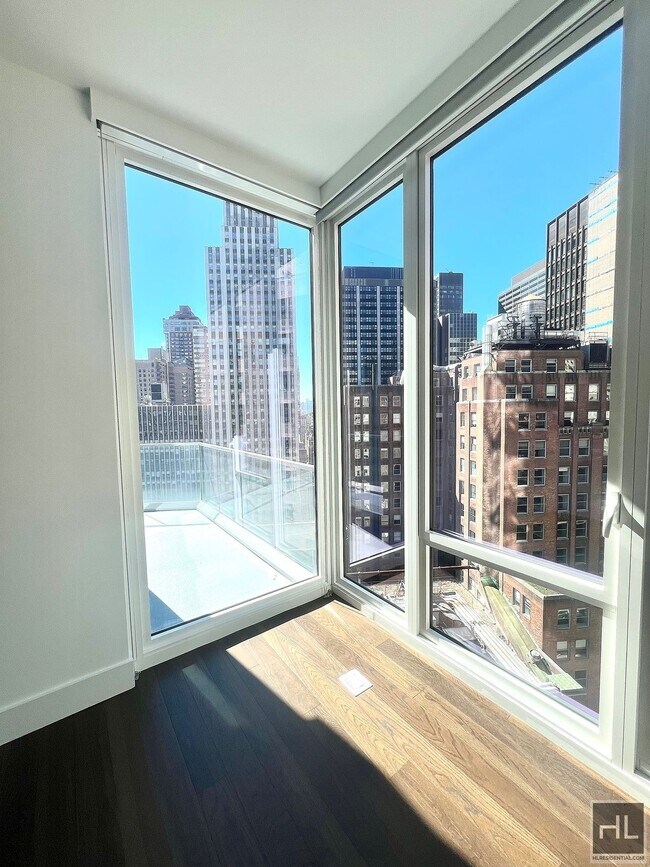 Building Photo - East 44th Street / Amazing 2-Bed 2-Bath / ...
