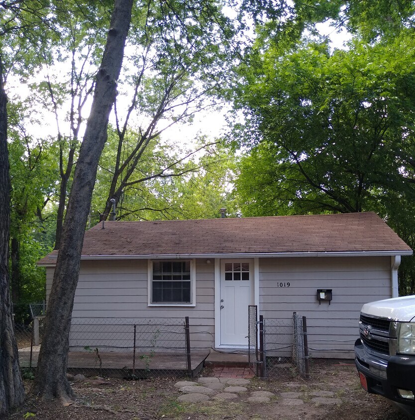 1019 W 10th Ave, Stillwater, OK 74074 House Rental in Stillwater, OK