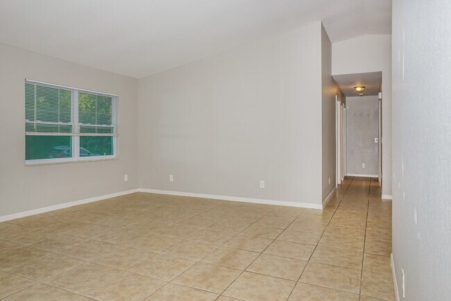 Foto del edificio - 23194 Rye Ave