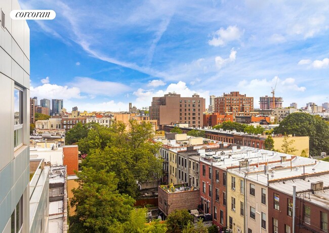 Building Photo - 171 W 131st St