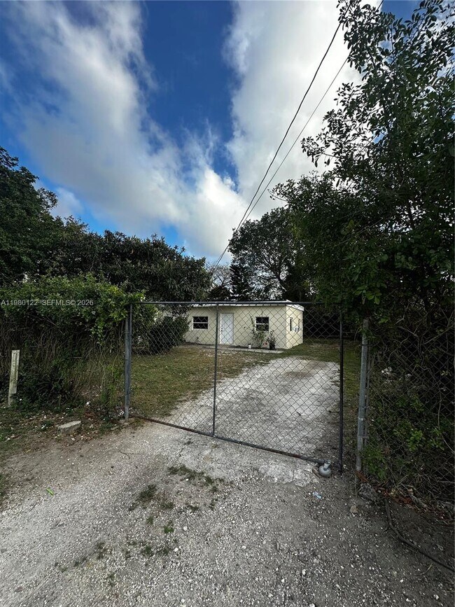 Foto del edificio - 11782 SW 213th St