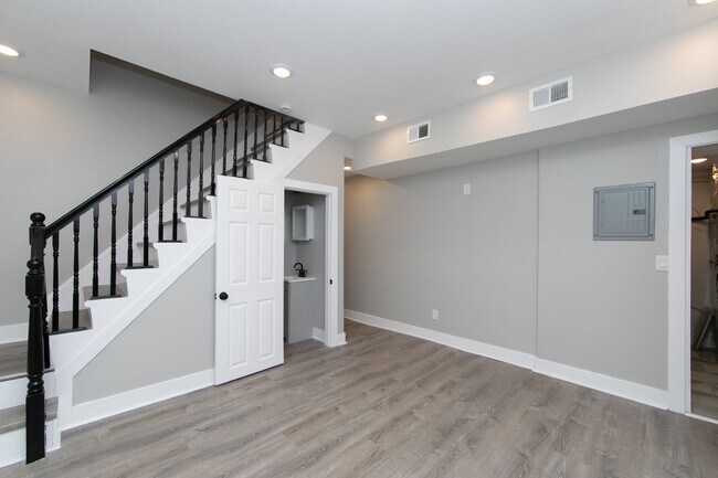 Foto del edificio - Beautiful Gut Renovated 2 Bed/2.5 Bath Apa...