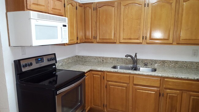 Foto del edificio - 1824 Brookview Dr S