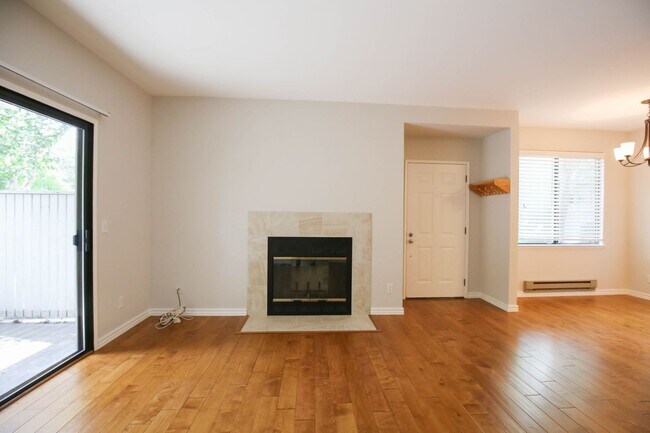 Foto del edificio - Richmond Marina Bay Condo In Gated Community