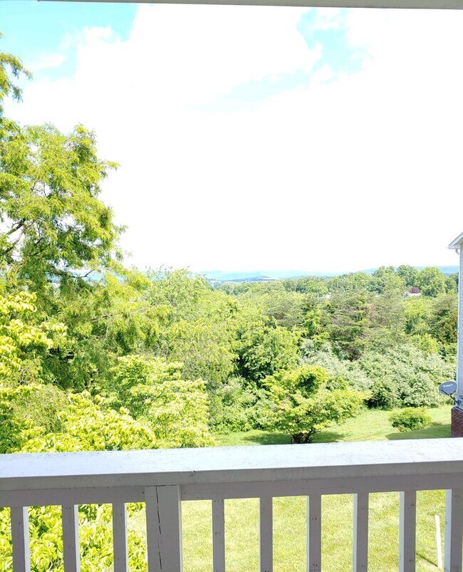 Foto del edificio - 3 Bedroom 2 Bath Condo