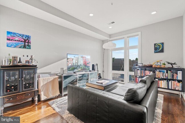 Foto del edificio - 3525 14th St NW