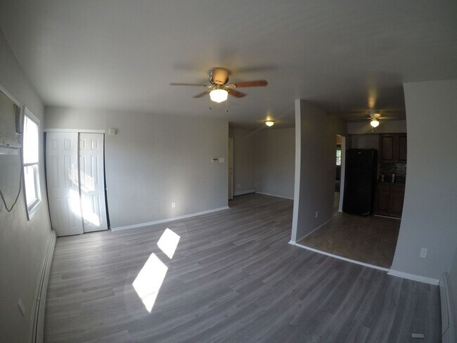 Building Photo - SPACIOUS 2bd/1ba Wissinoming Available NOW!