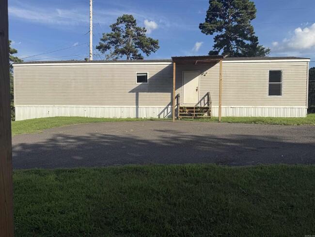 Building Photo - 100 Springwood Rd
