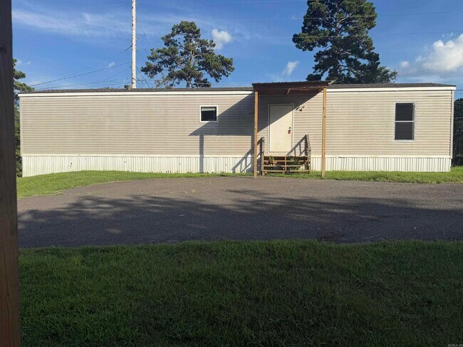 Building Photo - 100 Springwood Rd