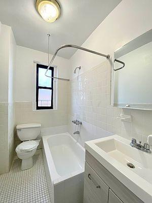 Building Photo - 2 bedroom in Bronx NY 10463