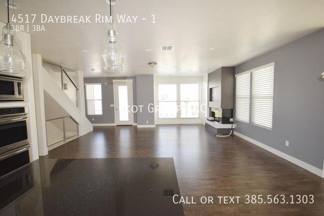 Photo - 4517 Daybreak Rim Way Townhome