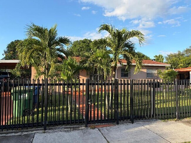 Foto del edificio - 3513 NW 181st St