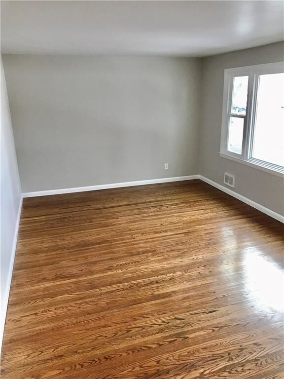 Foto del edificio - 1516 Long Pond Rd