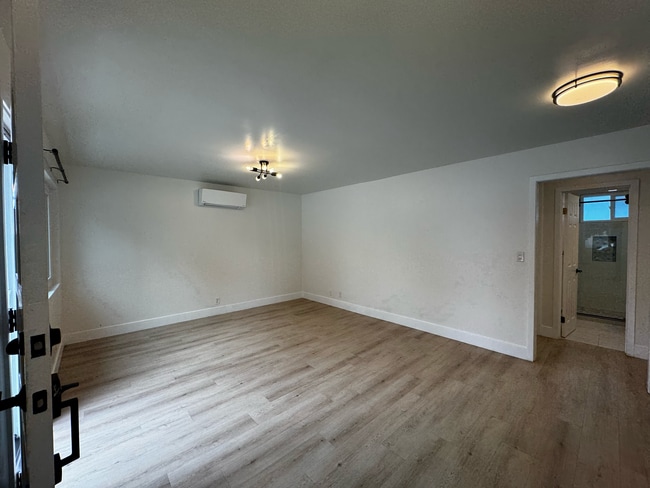 Building Photo - 4110 E Wilton St