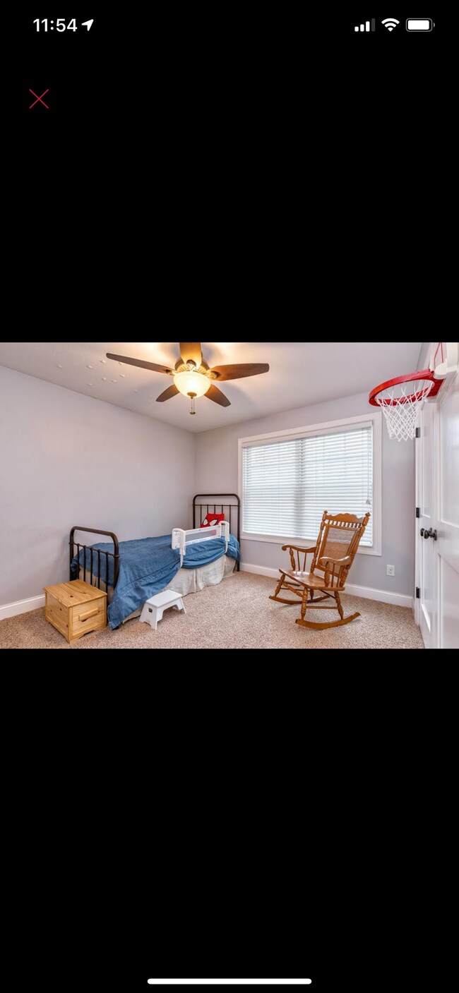 Building Photo - 3321 Belden Dr NE
