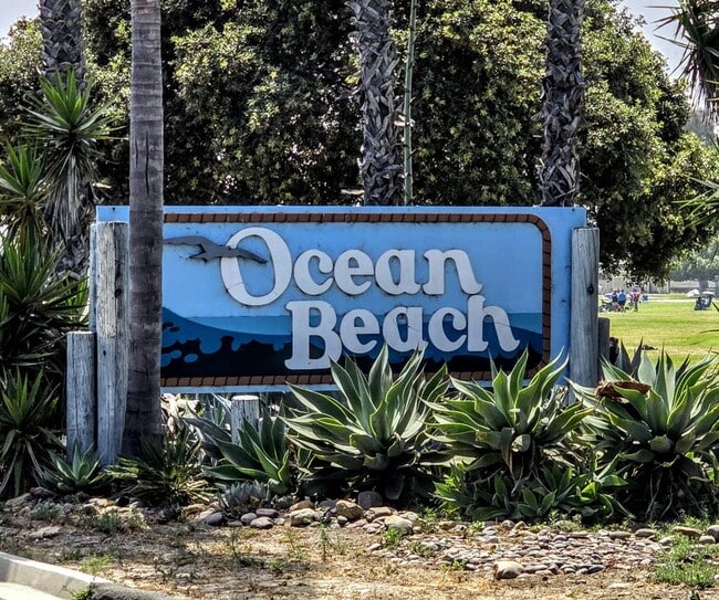 Building Photo - Welcome to your beautiful beach cottage, perfectly situated in Ocean Beach!