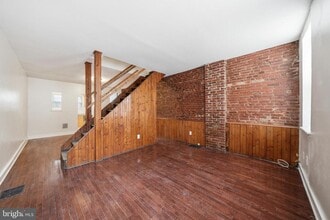 Building Photo - 430 Cross St