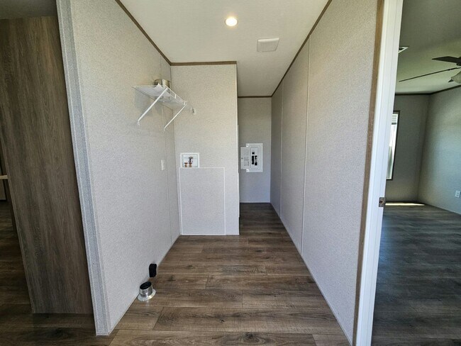 Building Photo - 601 Suwanee Dr