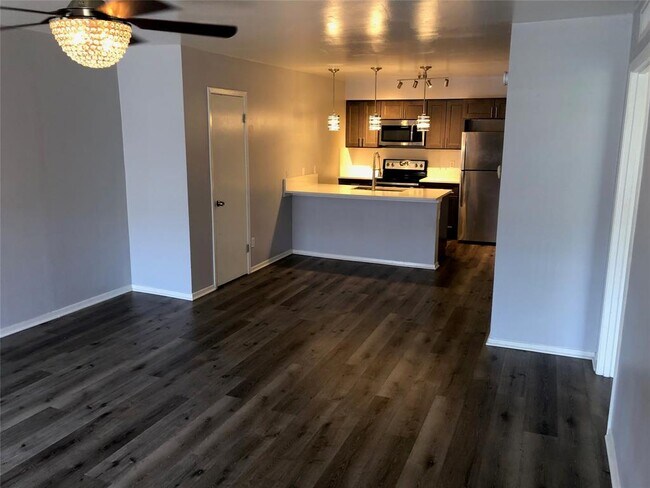 Foto del edificio - 2015 Bennett Ave