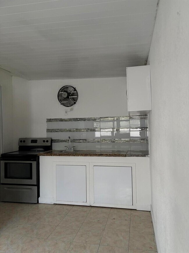 Foto del edificio - 4609 Pruden Blvd