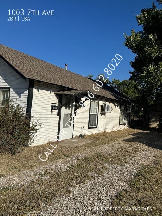 Foto principal - 2 bed 1 bath home in Canyon!