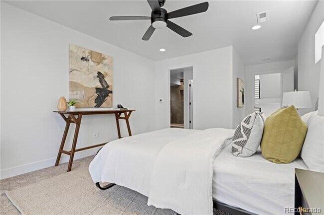 Foto del edificio - 1258 Newton St