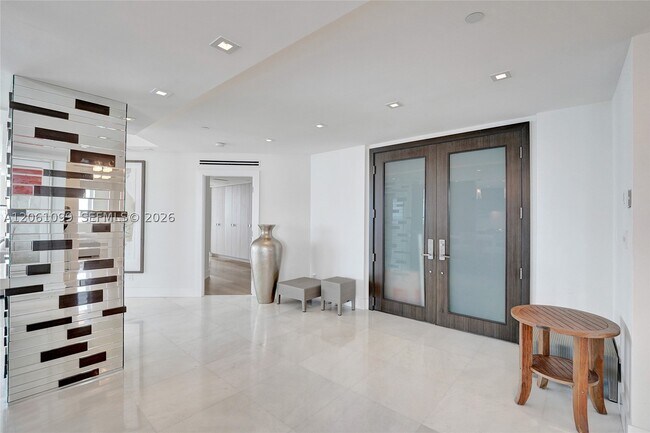 Building Photo - 17875 Collins Ave