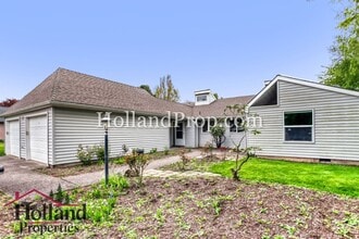 Building Photo - 15870 SW 88th Ave